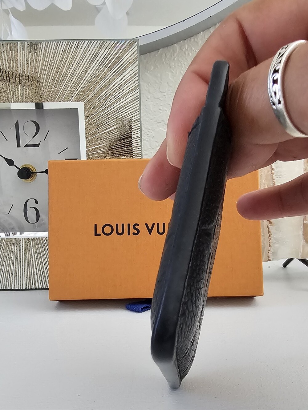 EUC Louis Vuitton Black/Gold Embossed Empreinte Cardholder - Picture 3 of 8